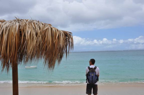 Chegando à praia de Grand Case, em Saint Martin, no Caribe